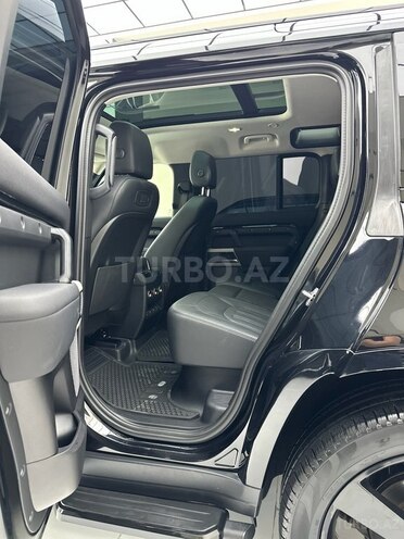 Land Rover Defender-4