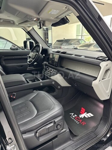 Land Rover Defender-9