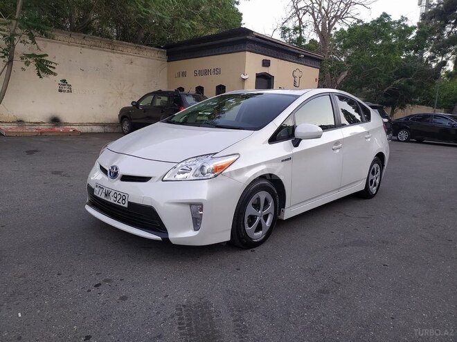 Toyota Prius-4