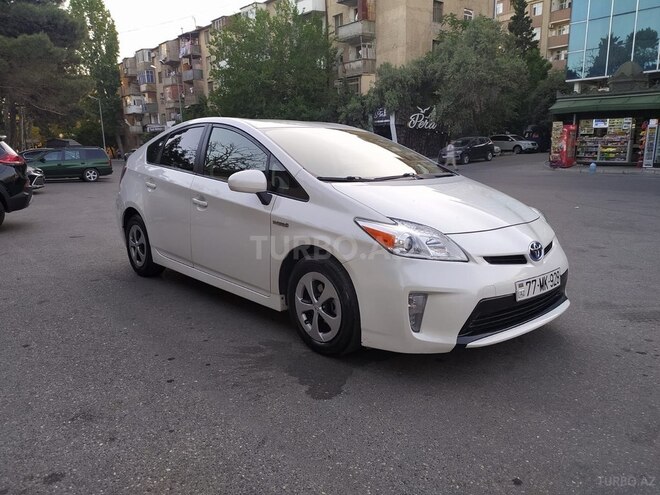 Toyota Prius-5