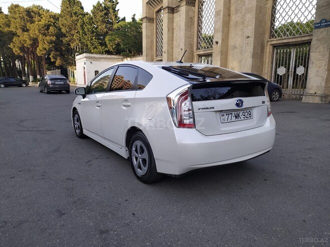 Toyota Prius-9