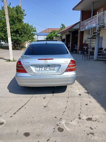 Mercedes E 220 d 2005, 423,729 km - 2.2 l - Biləsuvar