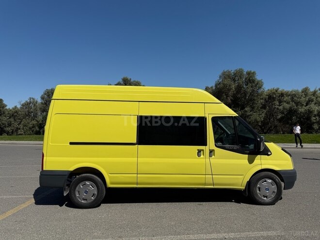 Ford Transit-7