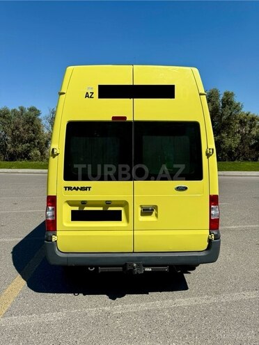 Ford Transit-4