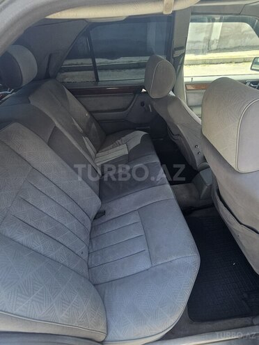 Mercedes E 200 1994, 250,000 km - 2.0 l - Sumqayıt