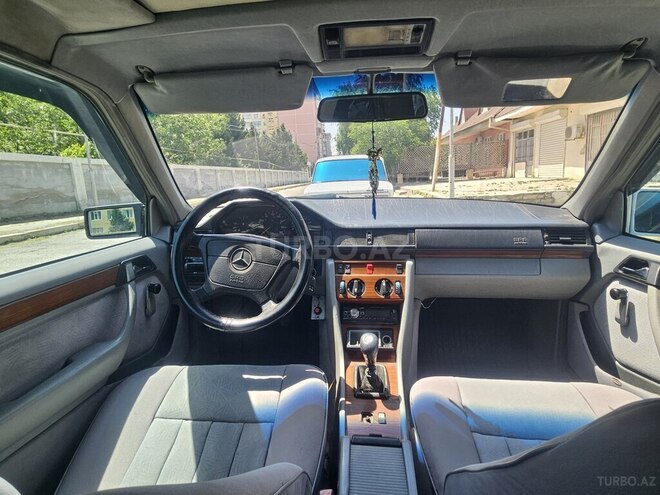 Mercedes E 200 1994, 250,000 km - 2.0 l - Sumqayıt