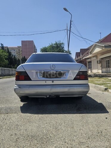 Mercedes E 200 1994, 250,000 km - 2.0 l - Sumqayıt