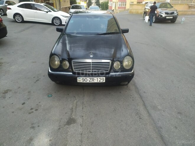Mercedes E 240 1998, 256,939 km - 2.4 l - Bakı
