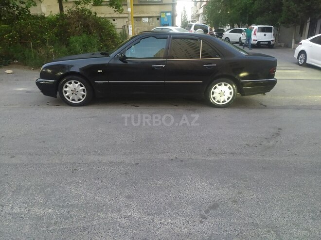 Mercedes E 240 1998, 256,939 km - 2.4 l - Bakı