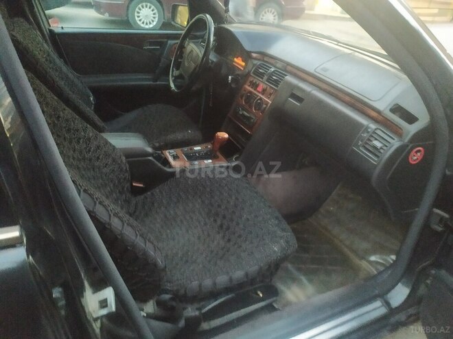 Mercedes E 240 1998, 256,939 km - 2.4 l - Bakı