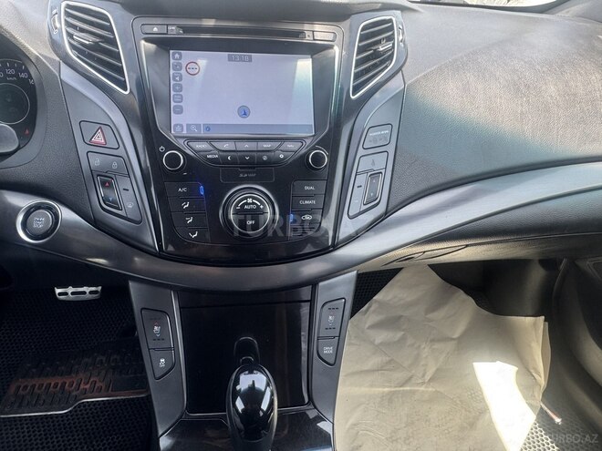Hyundai i40-12