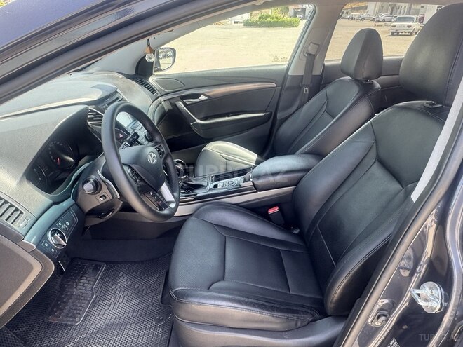 Hyundai i40-9