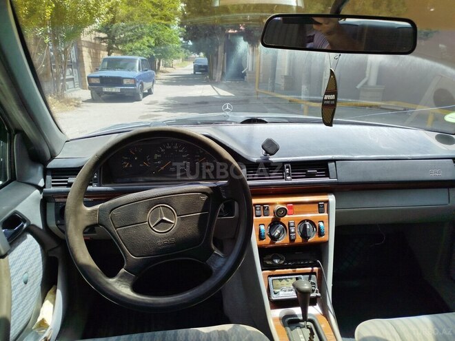 Mercedes E 250 1993, 400,000 km - 2.5 л - Bakı
