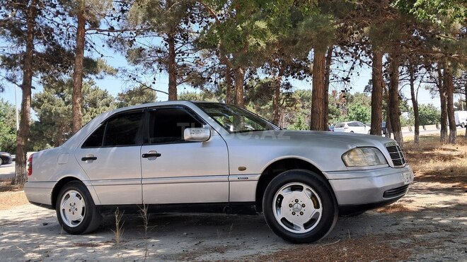 Mercedes C 220 1994, 290,000 km - 2.2 л - Bakı