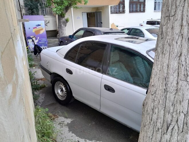 Opel Omega 1996, 235,680 km - 2.0 l - Bakı