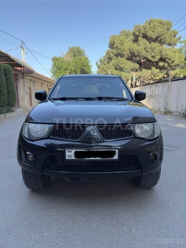 Mitsubishi L200 2015, 370,000 km - 2.5 l - Bakı