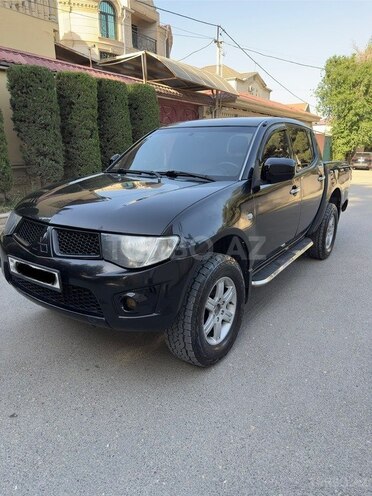 Mitsubishi L200 2015, 370,000 km - 2.5 l - Bakı
