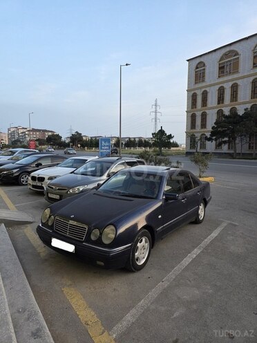 Mercedes E 200 1997, 456,000 km - 2.0 l - Bakı