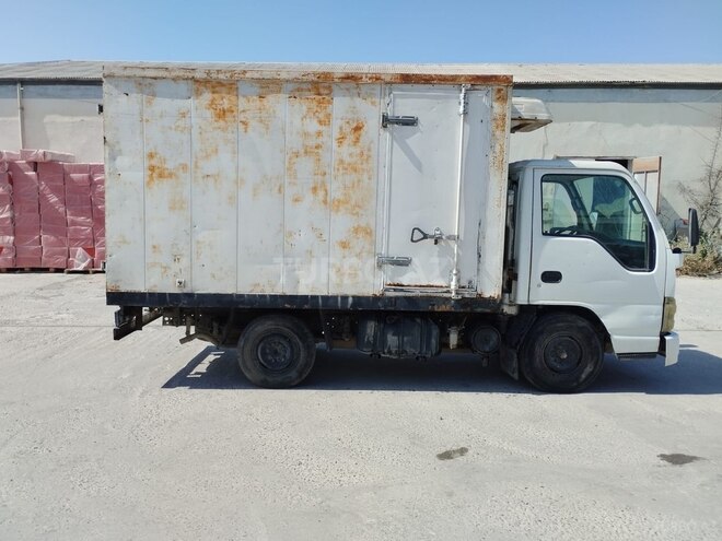 Isuzu NHR 55 E 2007, 332,000 km - 2.8 l - Bakı