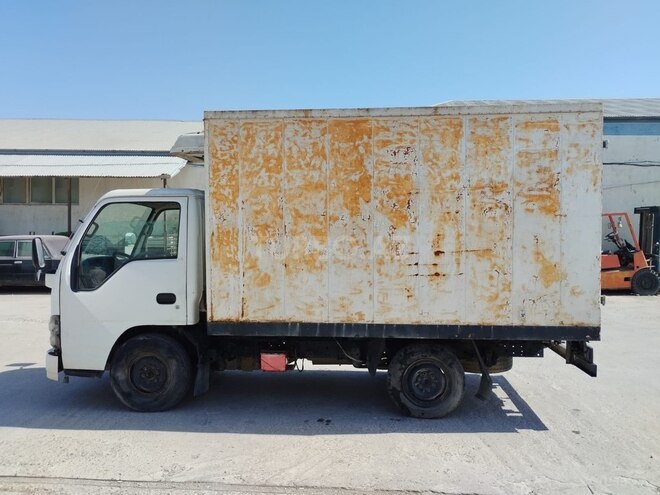 Isuzu NHR 55 E 2007, 332,000 km - 2.8 l - Bakı