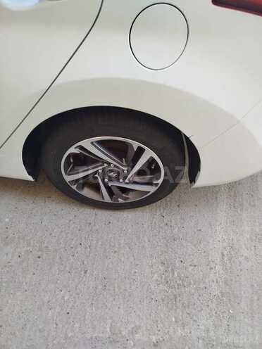 Hyundai Elantra 2015, 214,000 km - 1.8 л - Bakı