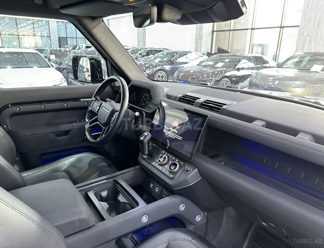 Land Rover Defender-10
