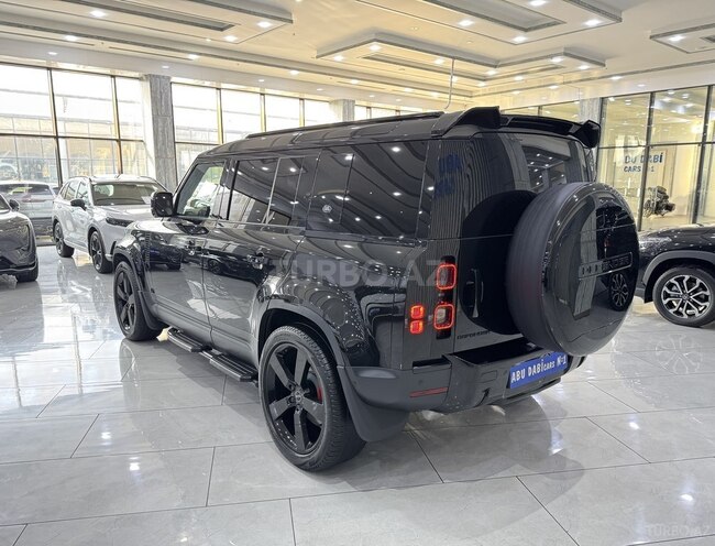 Land Rover Defender-6