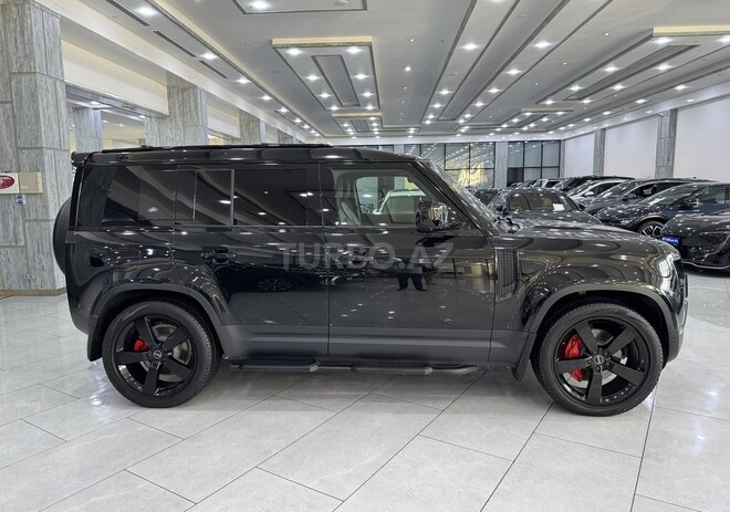 Land Rover Defender-4