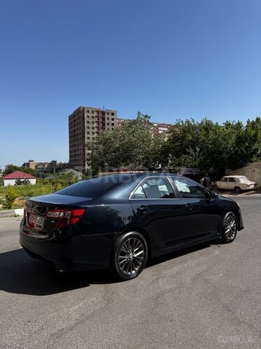 Toyota Camry-5