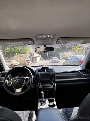 Toyota Camry-8