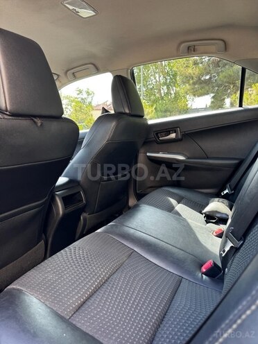 Toyota Camry-9