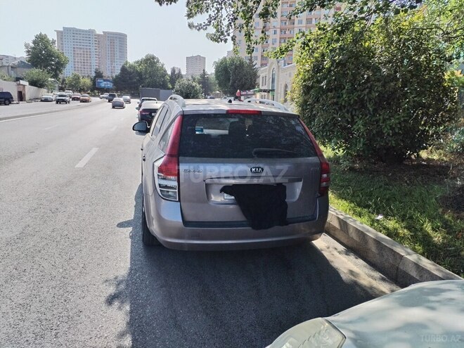 Kia  2008, 280,000 km - 1.6 l - Bakı