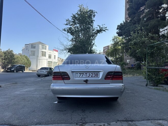 Mercedes E 270 2001, 593,000 km - 2.7 l - Bakı