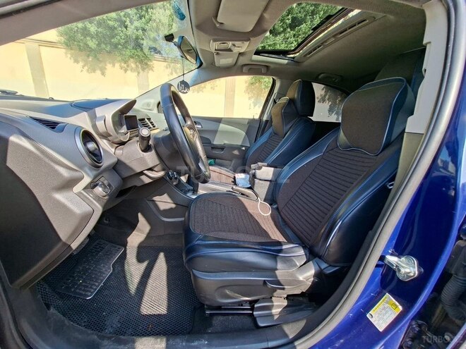 Chevrolet Aveo-10
