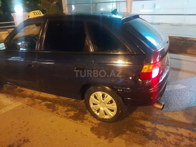 Opel Astra 1994, 260,000 km - 1.6 l - Quba