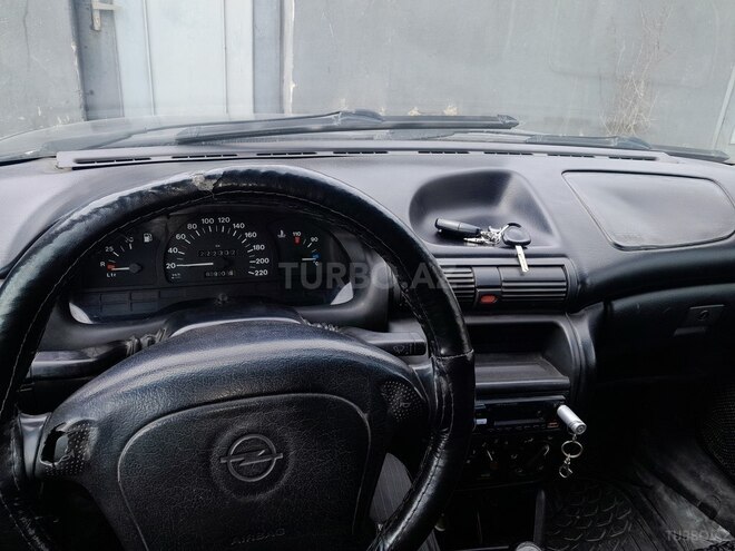 Opel Astra 1994, 260,000 km - 1.6 l - Quba