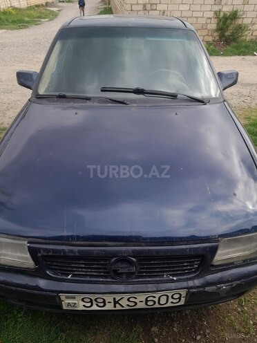 Opel Astra 1994, 260,000 km - 1.6 l - Quba