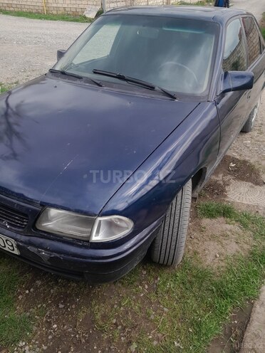 Opel Astra 1994, 260,000 km - 1.6 l - Quba