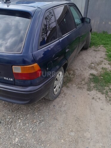 Opel Astra 1994, 260,000 km - 1.6 l - Quba