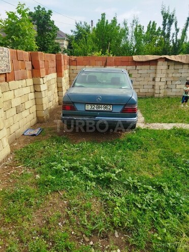 Mercedes E 260 1986, 253,000 km - 2.6 l - Bərdə