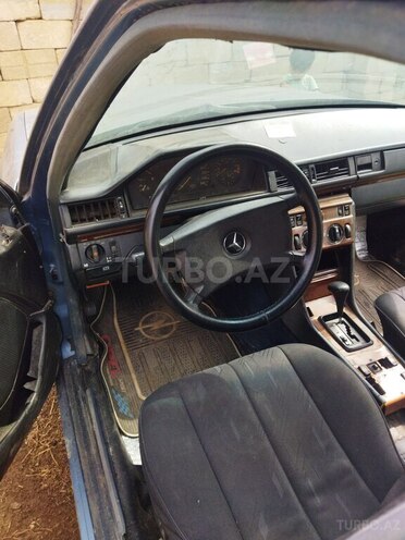 Mercedes E 260 1986, 253,000 km - 2.6 l - Bərdə