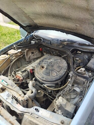 Mercedes E 260 1986, 253,000 km - 2.6 l - Bərdə