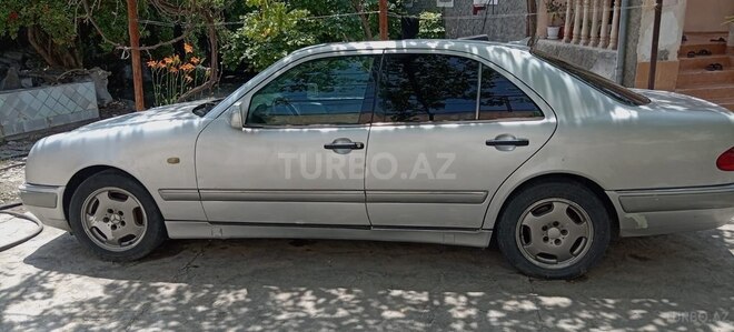 Mercedes E 230 1997, 325,000 km - 2.3 l - Bərdə