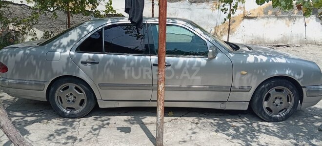 Mercedes E 230 1997, 325,000 km - 2.3 l - Bərdə