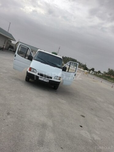 Ford Transit 2000, 50,000 km - 2.5 л - Salyan