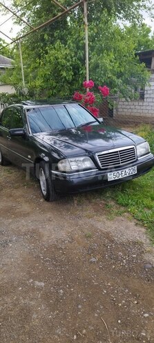 Mercedes C 220 1995, 450,000 km - 2.2 л - Qazax