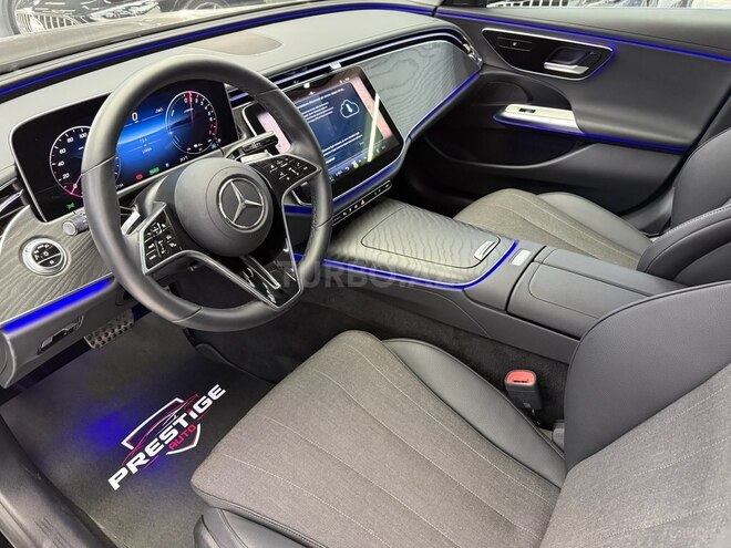 Mercedes E 300 e-13