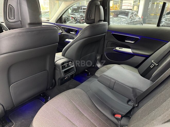 Mercedes E 300 e-8