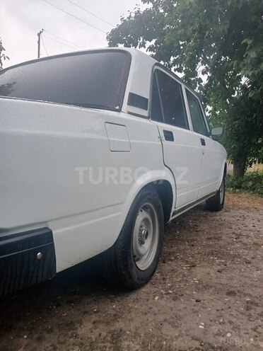 LADA (VAZ) 2107 2005, 95,000 km - 1.6 l - Quba