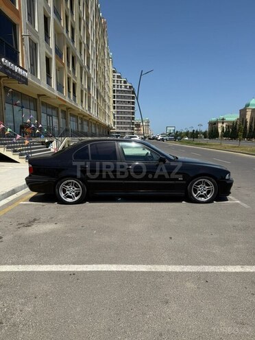 BMW 525 2001, 334,000 km - 2.5 l - Sumqayıt